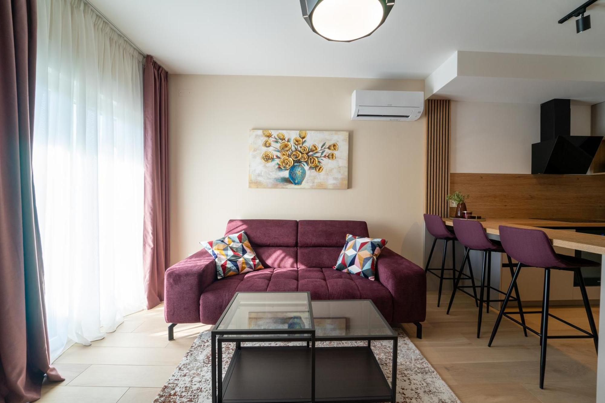 Laurier Apartment