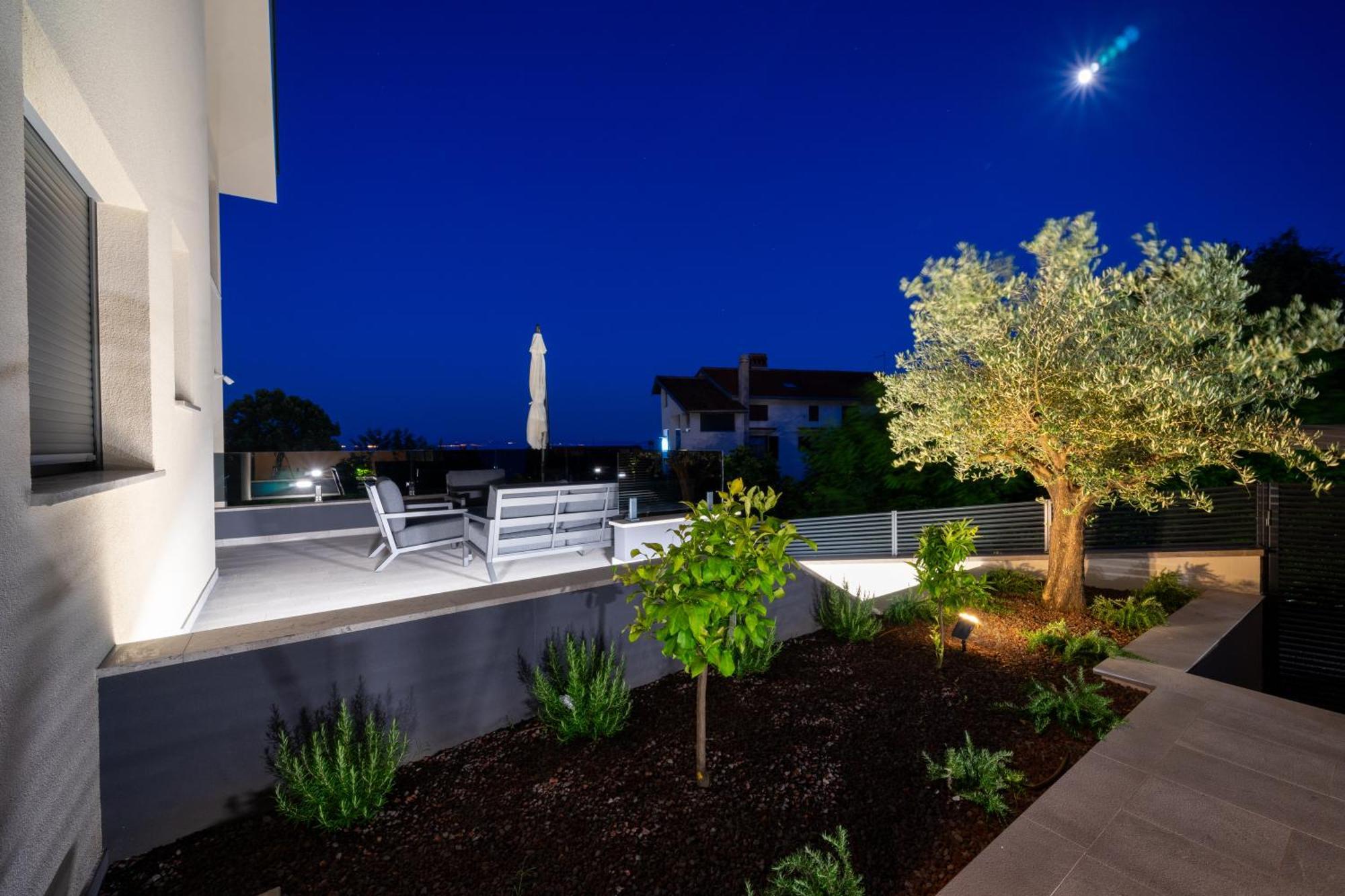 Laurier Apartma *