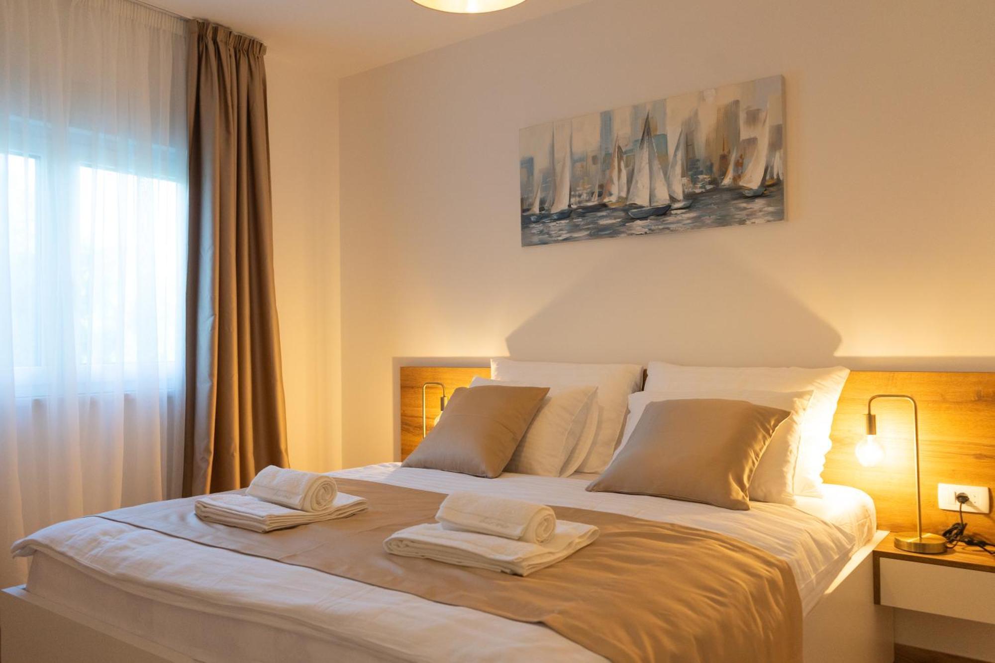 Laurier Apartma