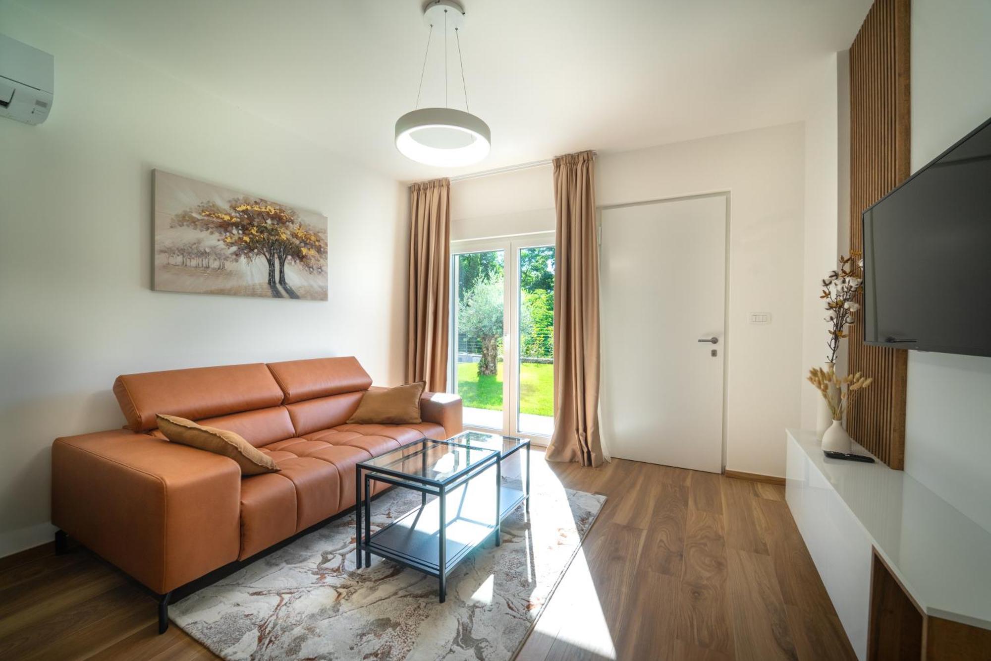 Laurier Apartma